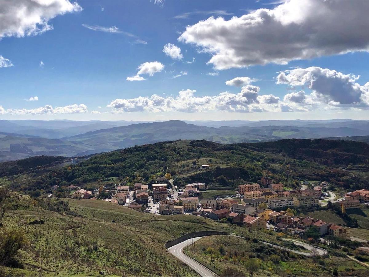 Verso Est Petralia Soprana Buitenkant foto